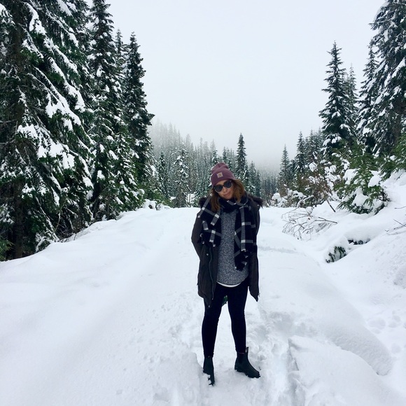 Meet your Posher, Sarah - Picture 1 of 1